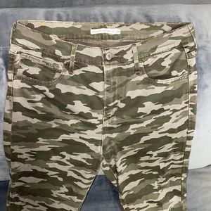 Levi’s 720 High Rise Super Skinny Crop